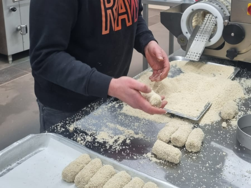enkel paneren met de krokettenmachine